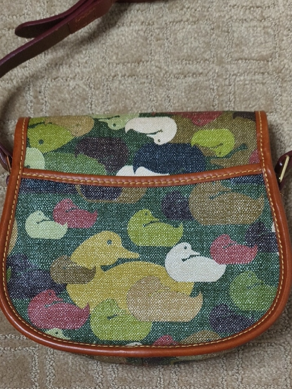 Dooney & Bourke Multicolor Duck Print Crossbody Bag *READ* - Picture 5 of 13